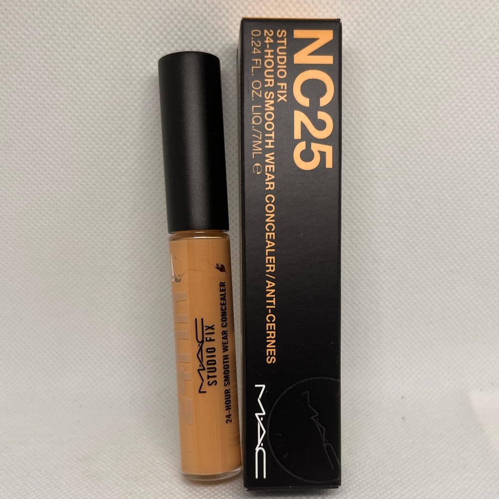 New NC25 MAC Studio fix 24-hour smooth wear concealer